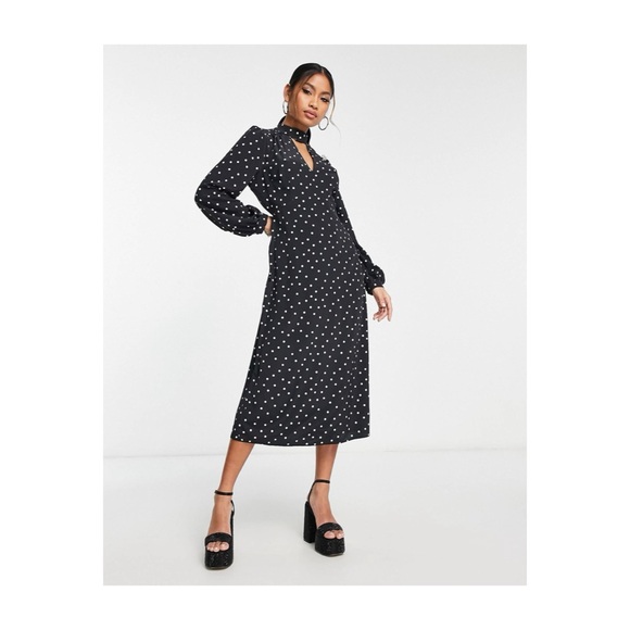 🆕 River Island Midi Dress in Black Polka Dot with Heart Button Detail - Picture 2 of 5